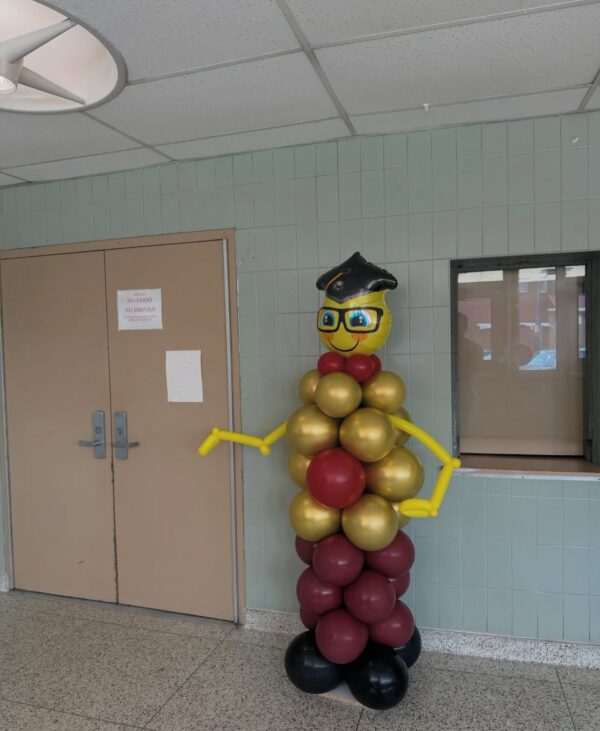 Graduated sculpture 6 feet